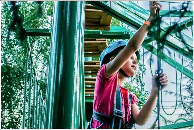 Шестерка из ПЭТ или ПП с 6 нитями длиной 16 мм, предназначенная для детской площадки на открытом воздухе 10