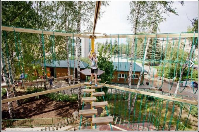 Шестерка из ПЭТ или ПП с 6 нитями длиной 16 мм, предназначенная для детской площадки на открытом воздухе 12